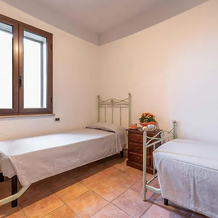 House And Apts. Siniscola - Sardinien 35758 شقة