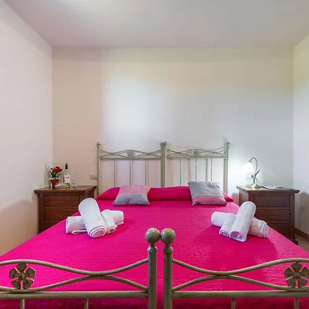 Apartment House And Apts. Siniscola - Sardinien 35758