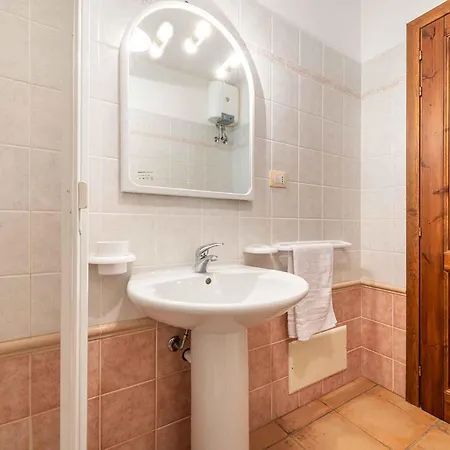 House And Apts. Siniscola - Sardinien 35758 סנטה לוצ'יה