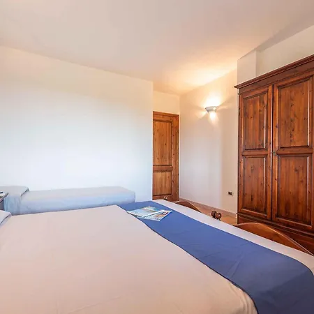 House And Apts. Siniscola - Sardinien 35758 *