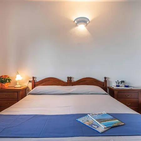 House And Apts. Siniscola - Sardinien 35758 דירה