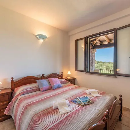 House And Apts. Siniscola - Sardinien 35758 דירה *