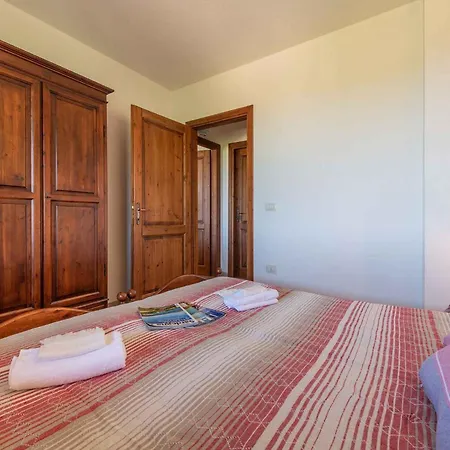 House And Apts. Siniscola - Sardinien 35758 דירה *